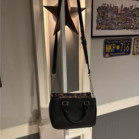 Steve Madden Black Purse with Animal Print and Gold Details - Picture 2 of 6